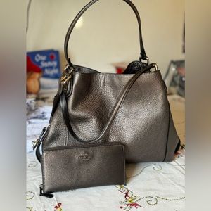 Coach handbag and matching wallet!! 🤩